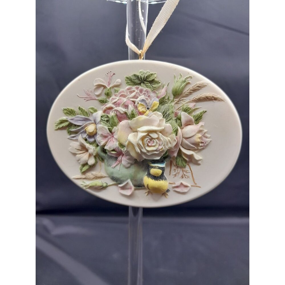 VINTAGE 97 HALLMARK MARJOLEIN BASTIN GARDEN BOUQUET NATURES SKETCHBOOK ORNAMENT